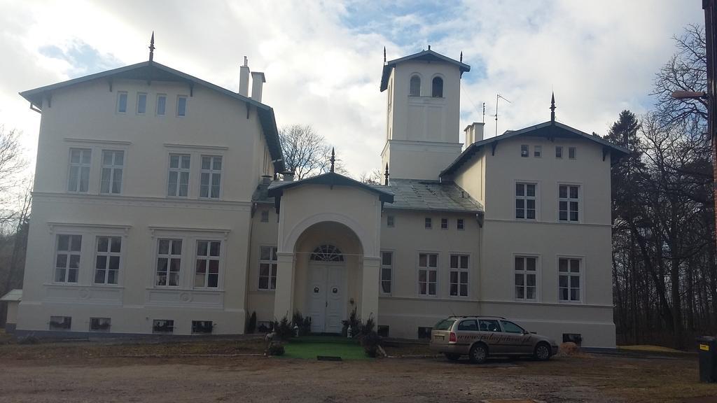 Agroturystyka "Palac W Janowie" Janów Exterior foto