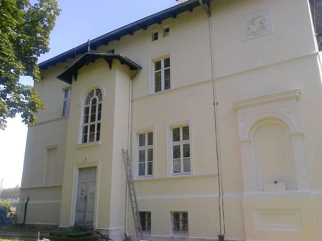 Agroturystyka "Palac W Janowie" Janów Exterior foto