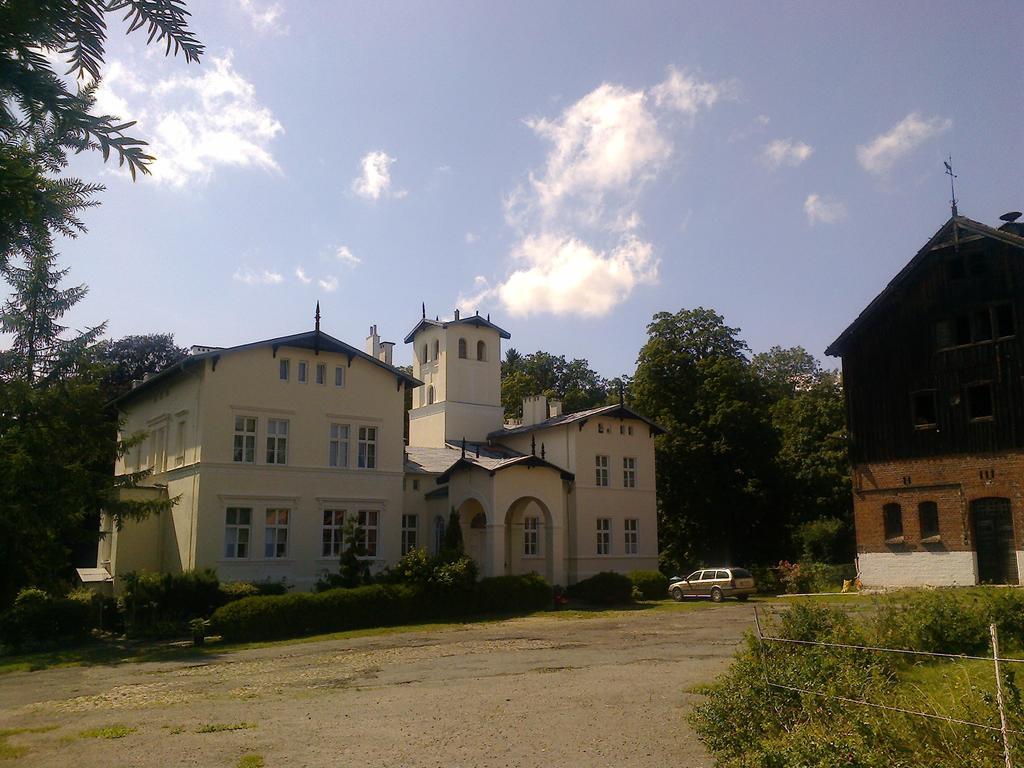 Agroturystyka "Palac W Janowie" Janów Exterior foto